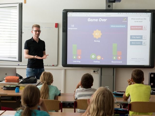 modern classrooms for kids with LEAD Smart Class technology